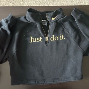 Cropped Nike Quater Zip